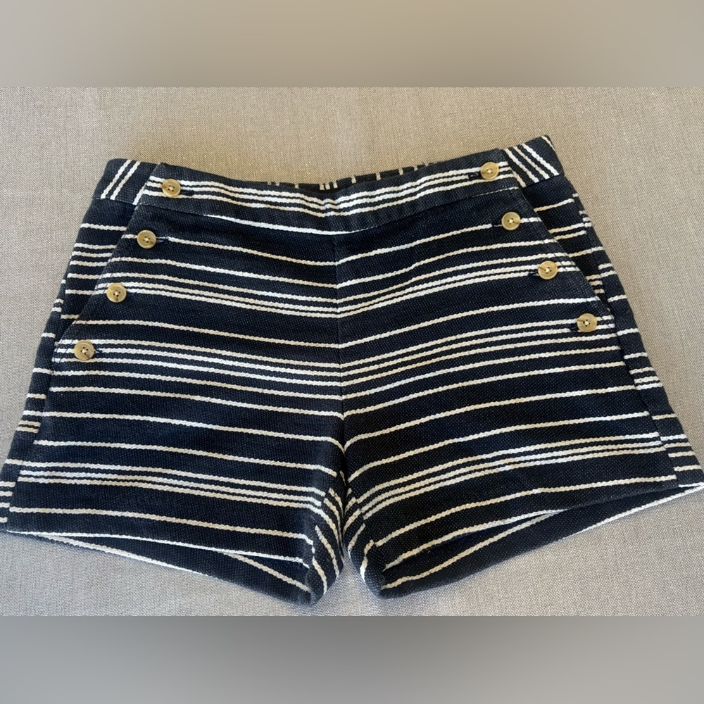 Banana Republic Nautical Striped Ladies Sailors Shorts Size 4 Navy And White.
